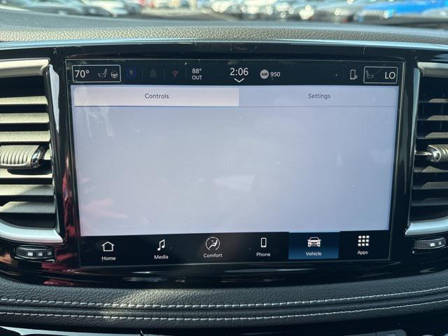 new 2025 Chrysler Pacifica car, priced at $42,247