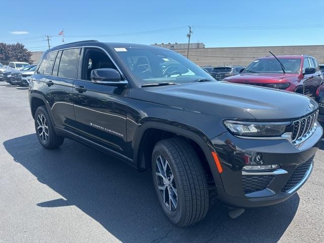 new 2024 Jeep Grand Cherokee car, priced at $41,756