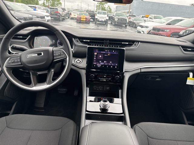 new 2025 Jeep Grand Cherokee car, priced at $40,821