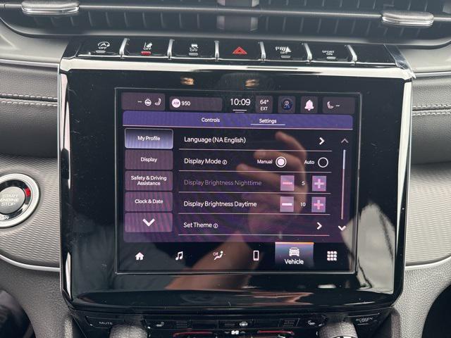 new 2025 Jeep Grand Cherokee car, priced at $40,821