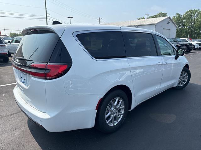 new 2025 Chrysler Pacifica car, priced at $41,752