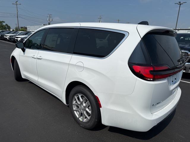new 2025 Chrysler Pacifica car, priced at $41,752