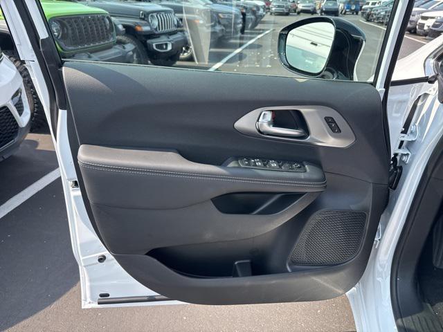 new 2025 Chrysler Pacifica car, priced at $41,752