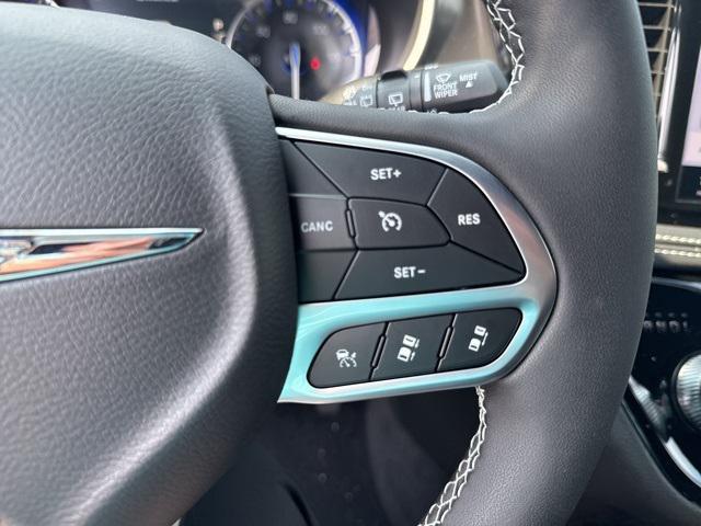 new 2025 Chrysler Pacifica car, priced at $41,752