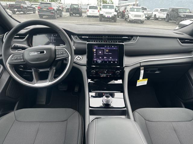 new 2025 Jeep Grand Cherokee car, priced at $40,821