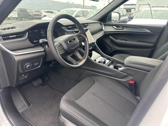 new 2025 Jeep Grand Cherokee car, priced at $40,821