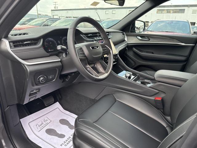 new 2025 Jeep Grand Cherokee car, priced at $49,142