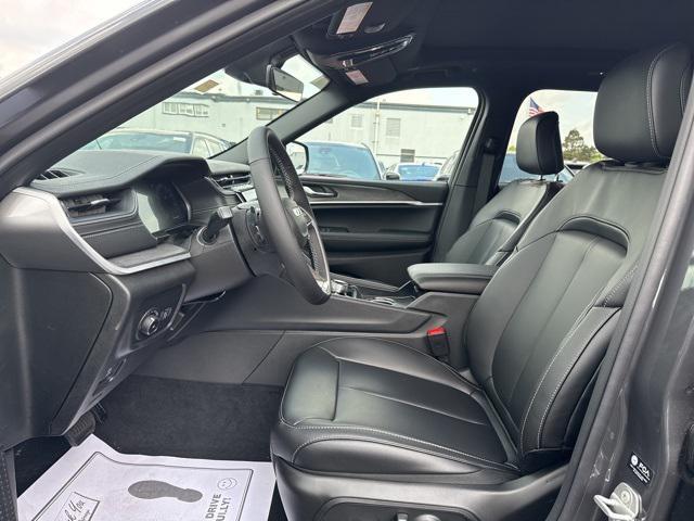 new 2025 Jeep Grand Cherokee car, priced at $49,142