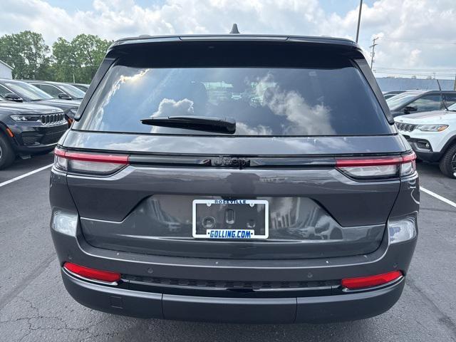 new 2025 Jeep Grand Cherokee car, priced at $49,142