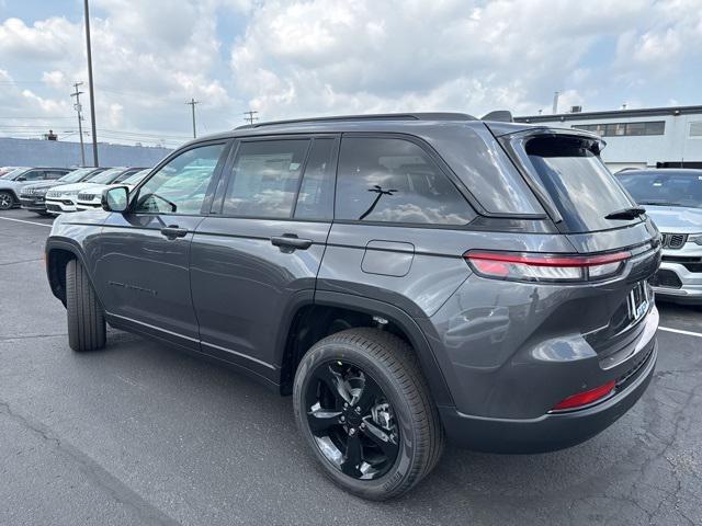 new 2025 Jeep Grand Cherokee car, priced at $49,142