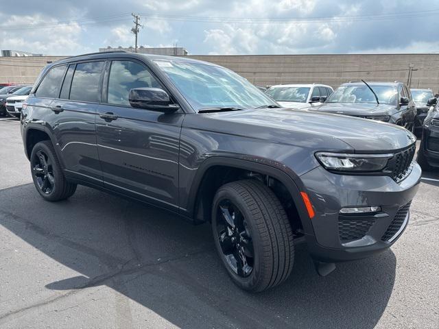 new 2025 Jeep Grand Cherokee car, priced at $49,142