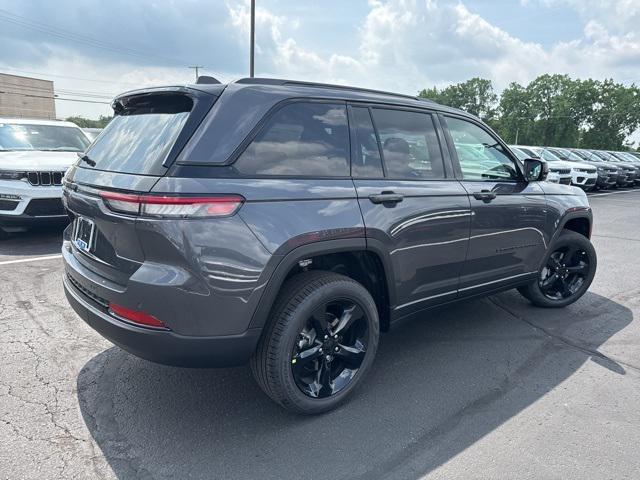 new 2025 Jeep Grand Cherokee car, priced at $49,142