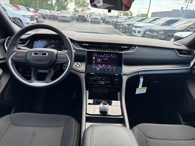 new 2025 Jeep Grand Cherokee car, priced at $40,821