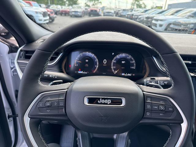 new 2025 Jeep Grand Cherokee car, priced at $40,821