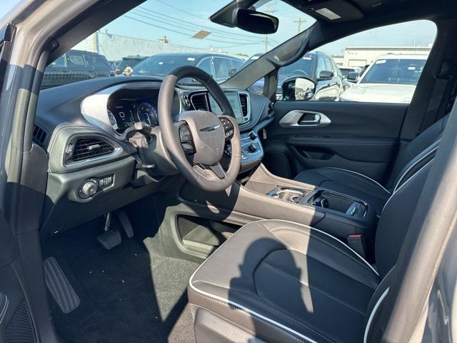 new 2025 Chrysler Pacifica car, priced at $55,055