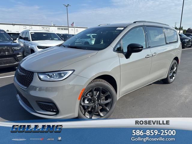 new 2025 Chrysler Pacifica car, priced at $55,055