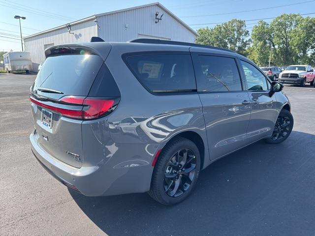 new 2025 Chrysler Pacifica car, priced at $55,055