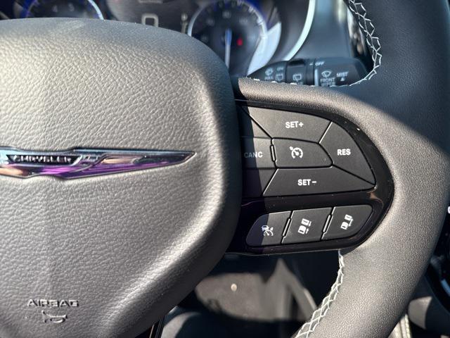 new 2025 Chrysler Pacifica car, priced at $55,055