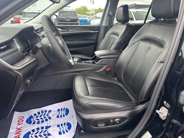 used 2023 Jeep Grand Cherokee car, priced at $35,995