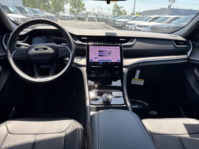 new 2025 Jeep Grand Cherokee car, priced at $44,639