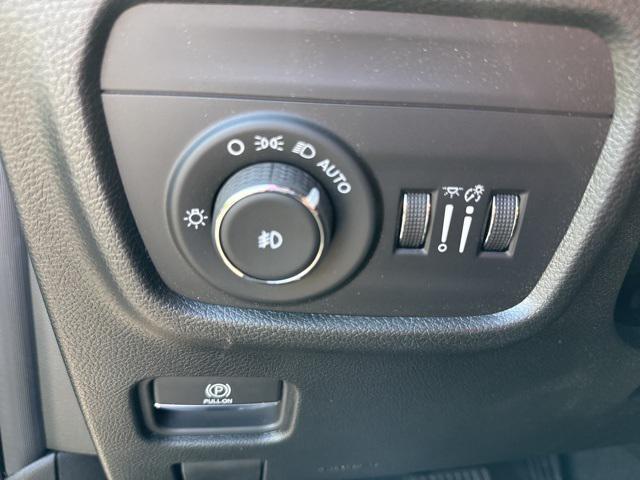 new 2025 Jeep Grand Cherokee car, priced at $44,639