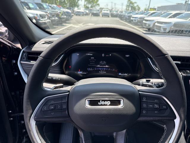 new 2025 Jeep Grand Cherokee car, priced at $44,639