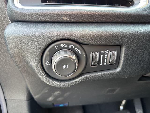 new 2025 Chrysler Pacifica car, priced at $55,365