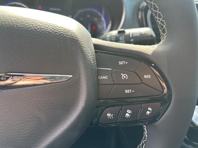 new 2025 Chrysler Pacifica car, priced at $55,365