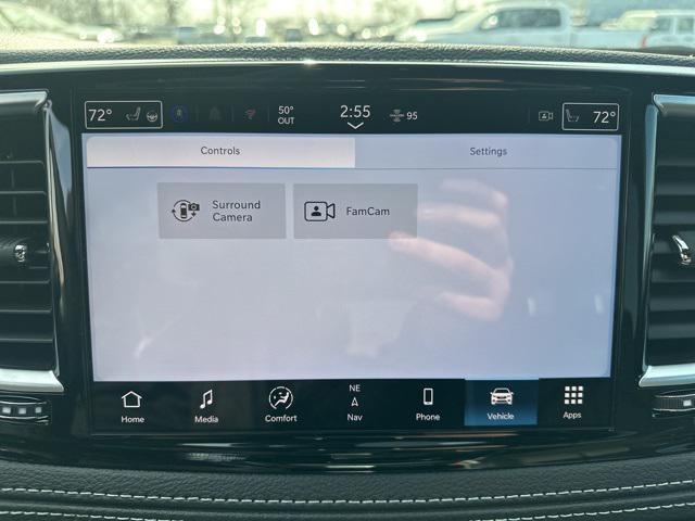 new 2025 Chrysler Pacifica car, priced at $55,365