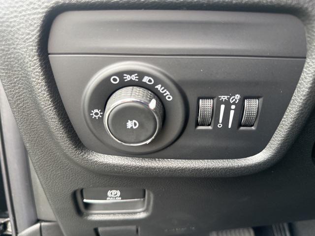 new 2025 Jeep Grand Cherokee car, priced at $46,981