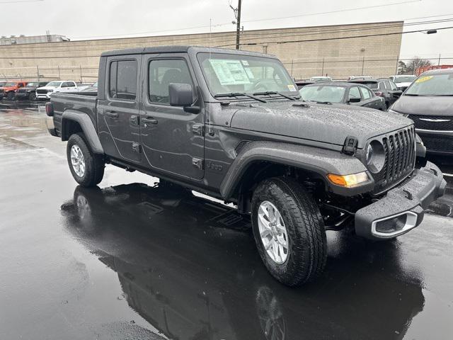 new 2023 Jeep Gladiator car, priced at $41,795