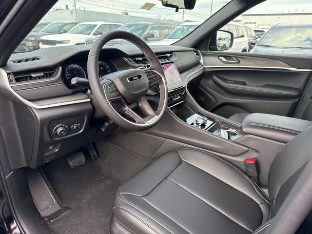 new 2025 Jeep Grand Cherokee car, priced at $49,142
