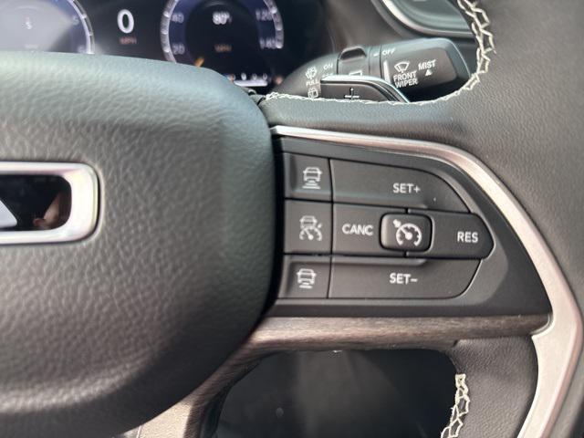 new 2025 Jeep Grand Cherokee car, priced at $49,142