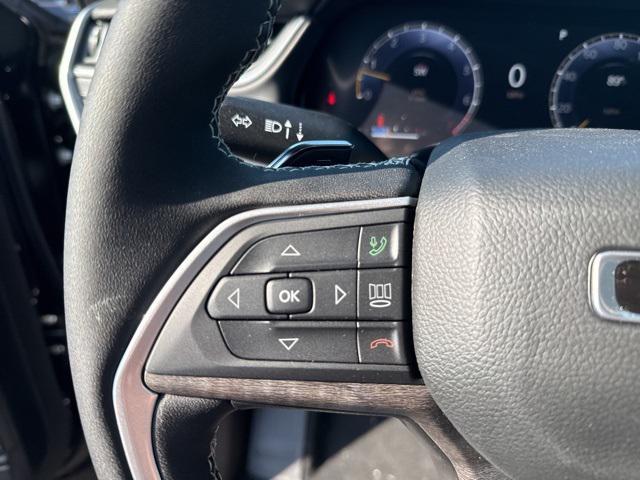 new 2025 Jeep Grand Cherokee car, priced at $46,981