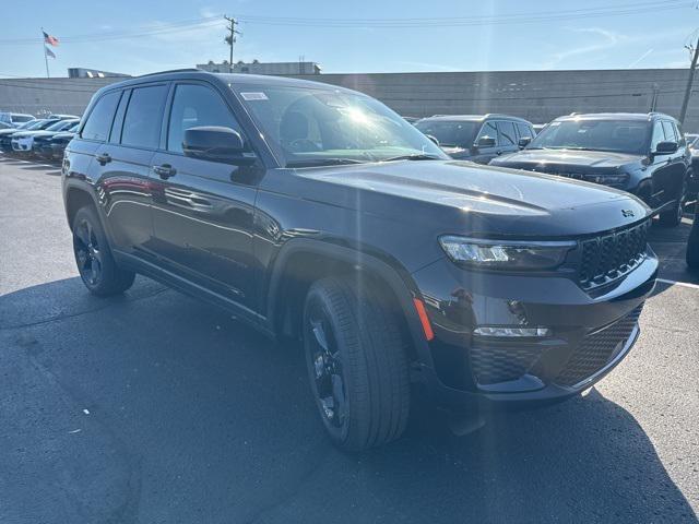 new 2025 Jeep Grand Cherokee car, priced at $46,981