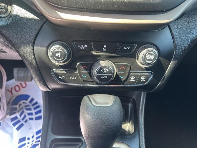 used 2014 Jeep Cherokee car, priced at $8,995