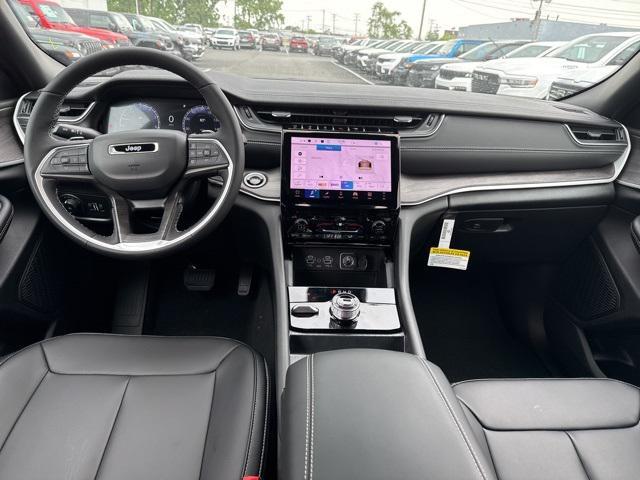 new 2025 Jeep Grand Cherokee car, priced at $49,142