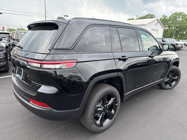 new 2025 Jeep Grand Cherokee car, priced at $49,142
