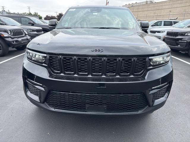new 2025 Jeep Grand Cherokee car, priced at $49,142