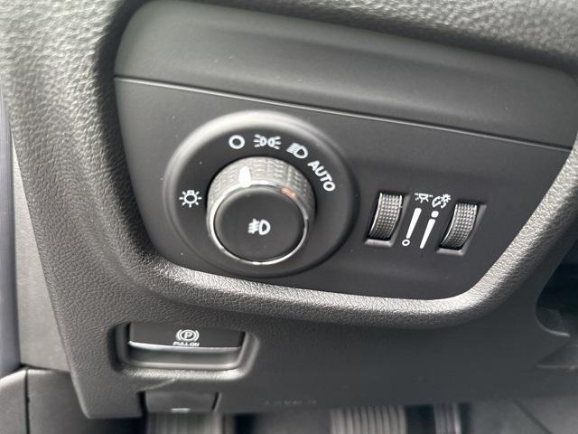 new 2025 Jeep Grand Cherokee car, priced at $49,142