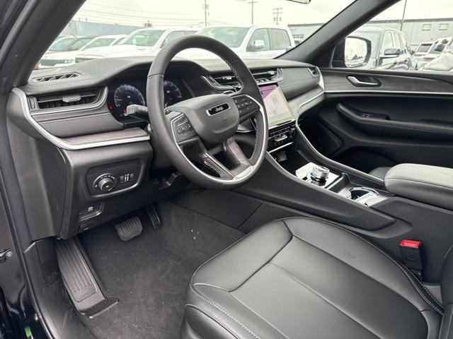 new 2025 Jeep Grand Cherokee car, priced at $49,142