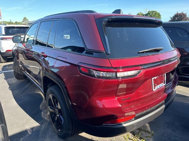 new 2024 Jeep Grand Cherokee car, priced at $40,995