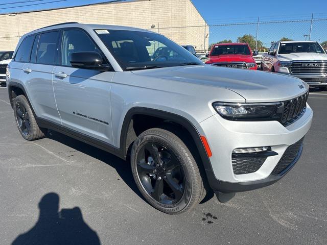 new 2025 Jeep Grand Cherokee car, priced at $51,035