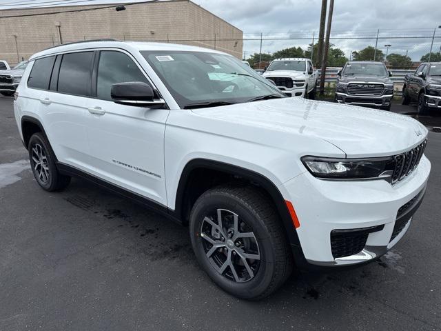 new 2025 Jeep Grand Cherokee L car, priced at $45,999