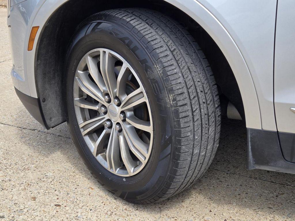 used 2017 Cadillac XT5 car, priced at $17,975