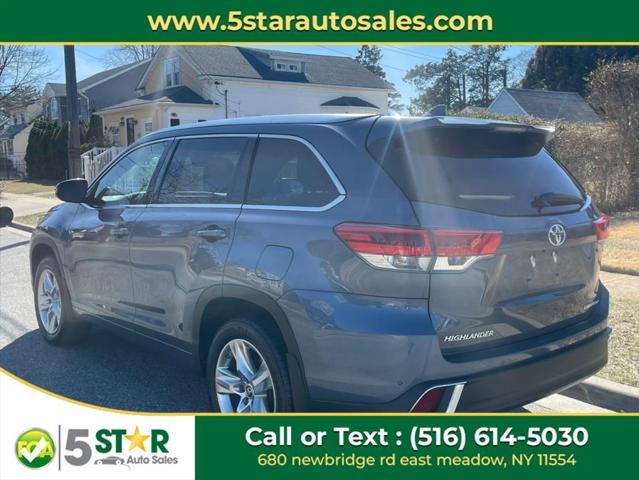 used 2019 Toyota Highlander car, priced at $28,400