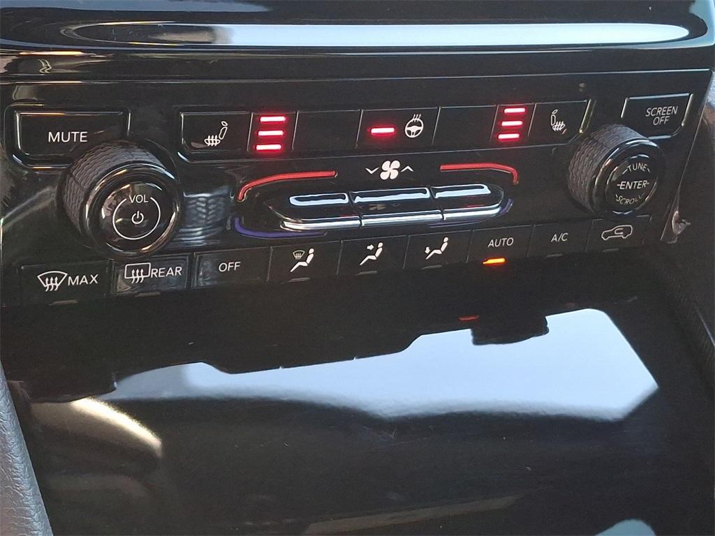 used 2024 Jeep Grand Cherokee L car, priced at $42,729