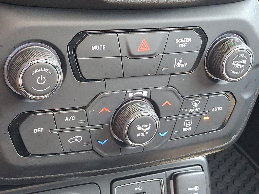 used 2021 Jeep Renegade car, priced at $20,752