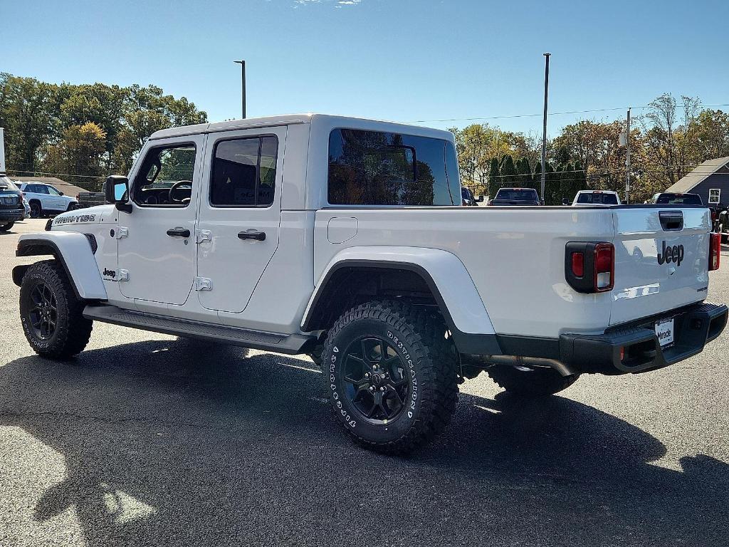 new 2025 Jeep Gladiator car, priced at $43,223