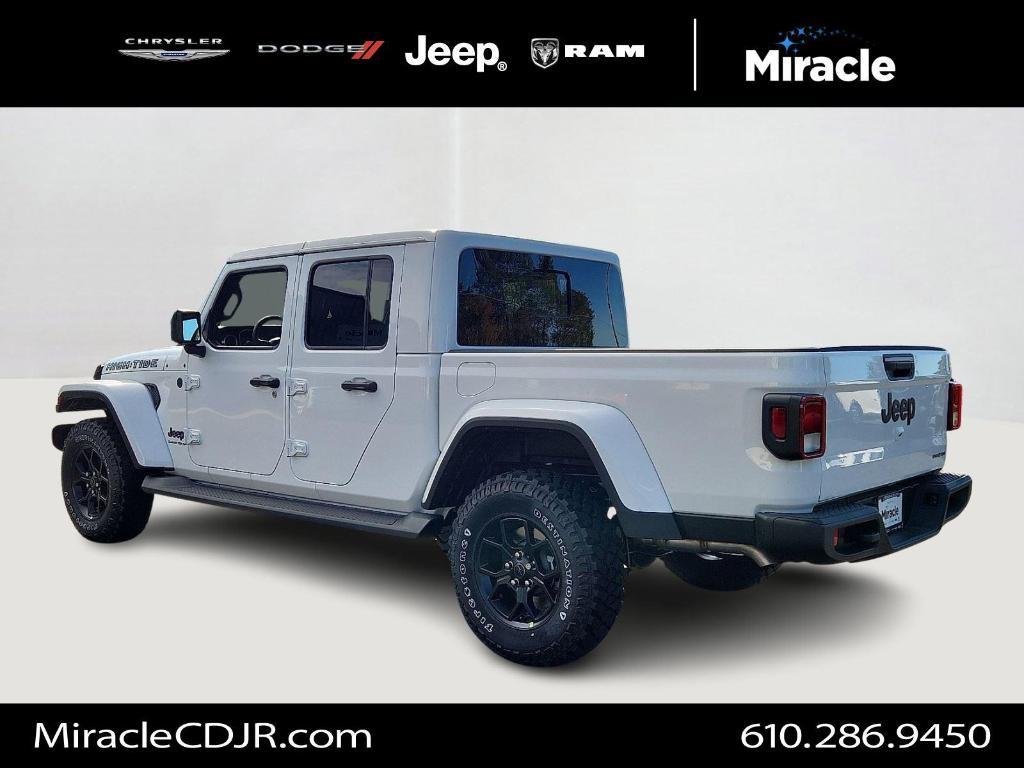 new 2025 Jeep Gladiator car, priced at $43,223